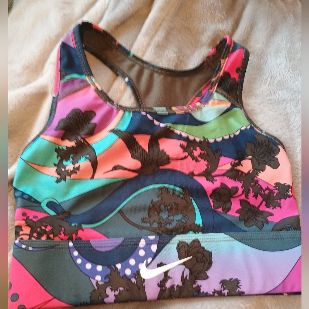 Stylish Nike Sports Bra with Floral Pattern